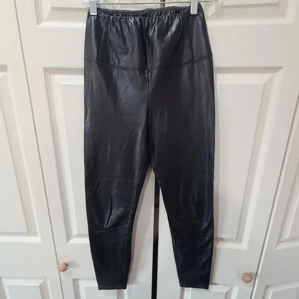 Aritzia Wilfred Free Womens Pants Black Size Small Legging Faux Vegan‎ Leather